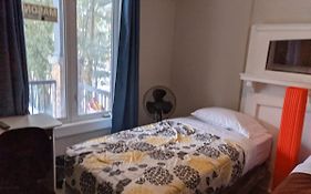 Toronto Furnished Living Rooms